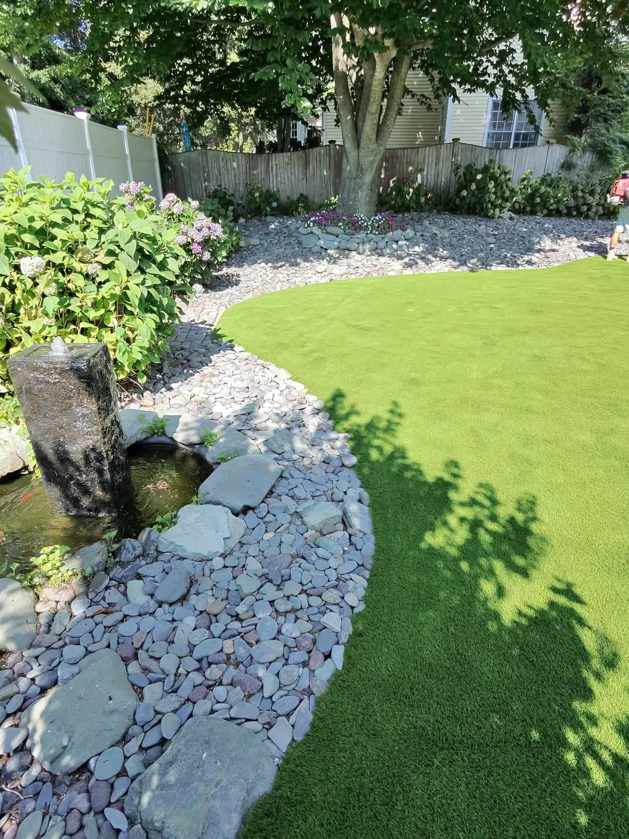 Finished turf and stone border